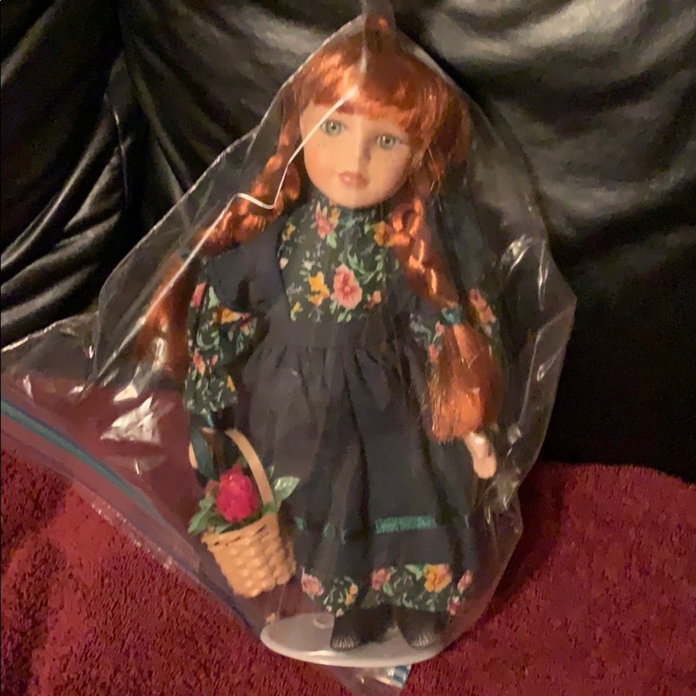 Beautiful Vintage Pre-Owned Porcelain Doll